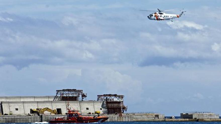 Obras de construcción del muelle de La Esfinge en el puerto de La Luz y de Las Palmas. i ANDRÉS CRUZ