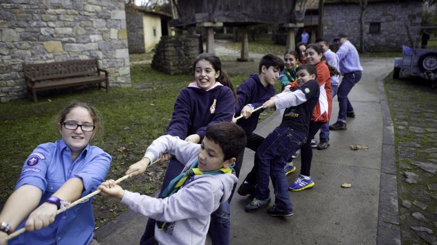 Niños en el Pueblu d´Asturies.