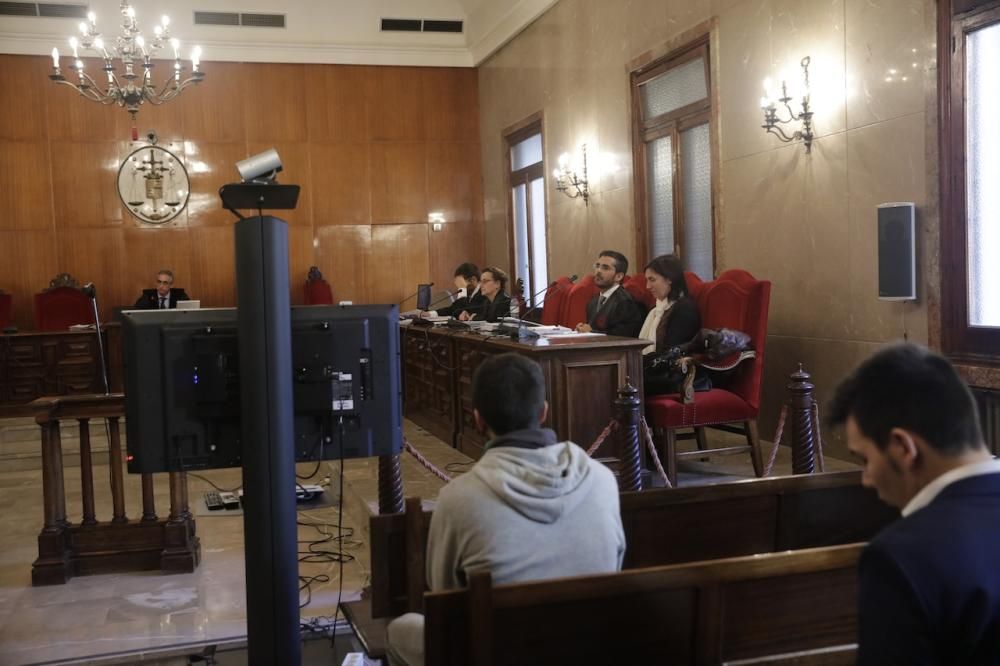 Juicio a la funcionaria acusada de apropiarse de 65.000 euros de multas