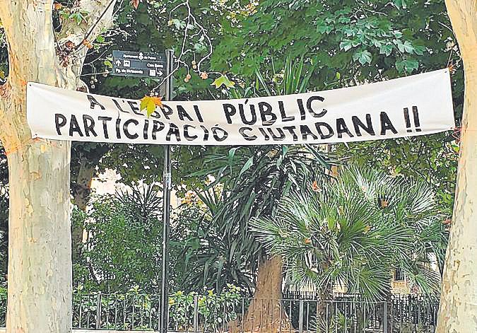 Los vecinos de la plaza Quadrado temen la invasión de terrazas tras hacerla peatonal