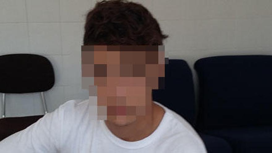 Un argelino de 16 años pasa una semana en el CIE de Zapadores por una prueba de edad errónea