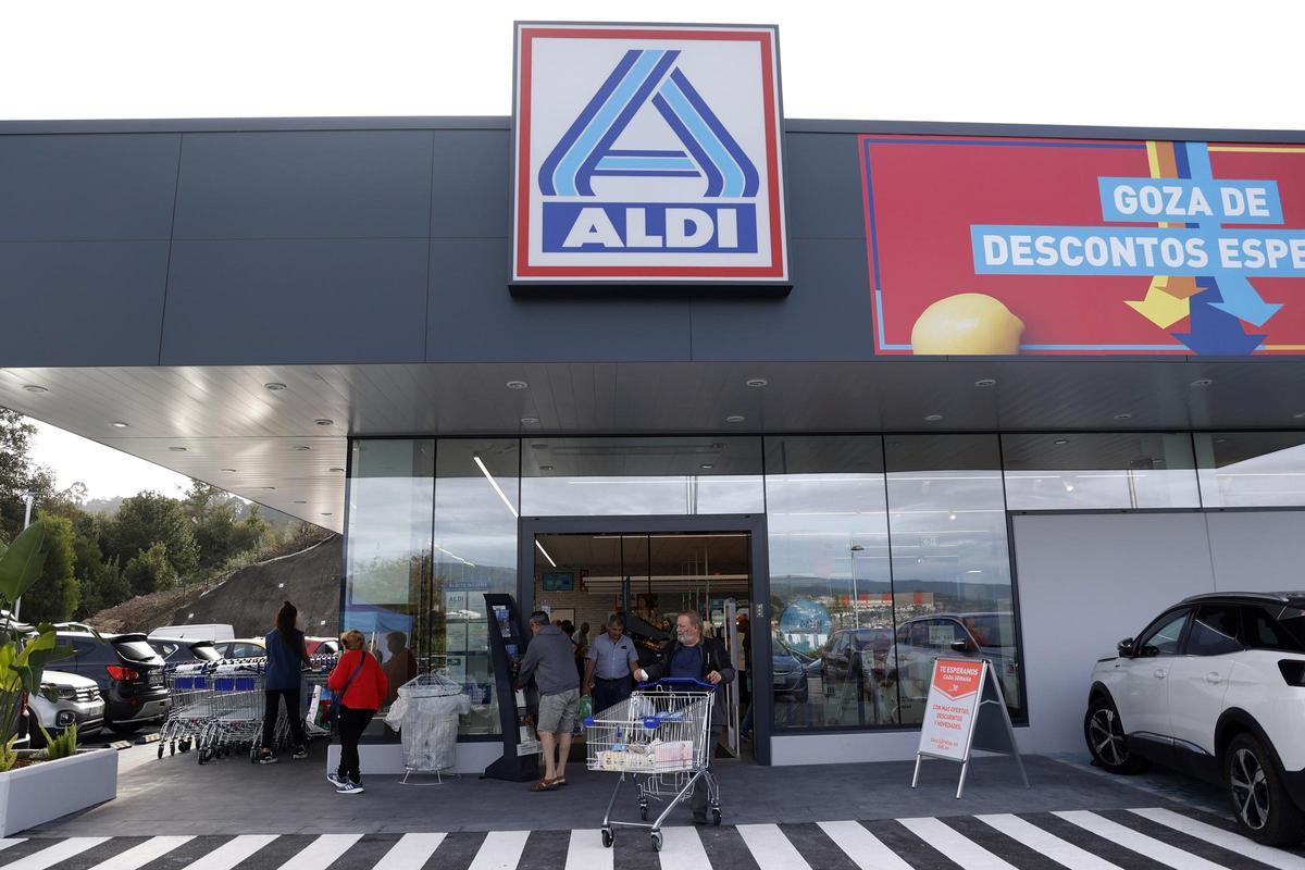 Supermercado Aldi situado en la Avenida de Lugo, en Pontevedra.
