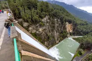 Las lluvias recargan los acuíferos aunque el agua no se embalse