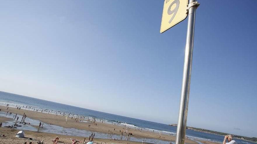 Zona de baños de la playa de Salinas donde se produjo el incidente.