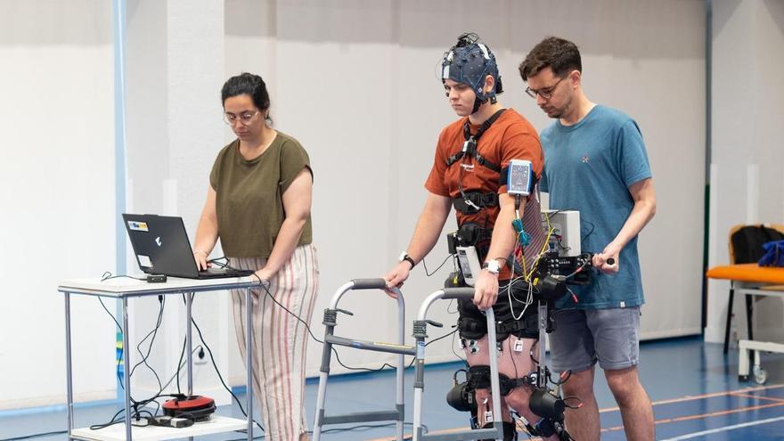 La UMH de Elche muestra el Toledo un sistema innovador de rehabilitación tras lesión medular con exoesqueleto e interfaces neuronales