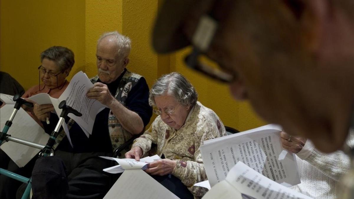 Un grupo de ancianos en el geriátrico Bon Repòs