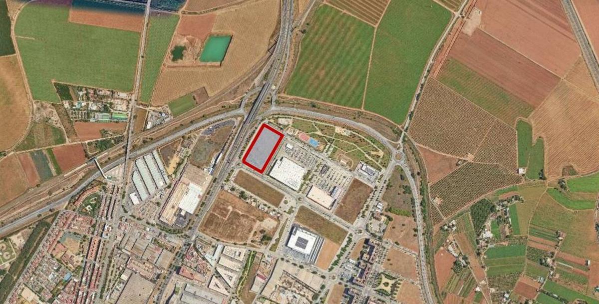 Parcela del Higuerón Sur donde Bogaris quiere levantar una nueva zona comercial en Sevilla