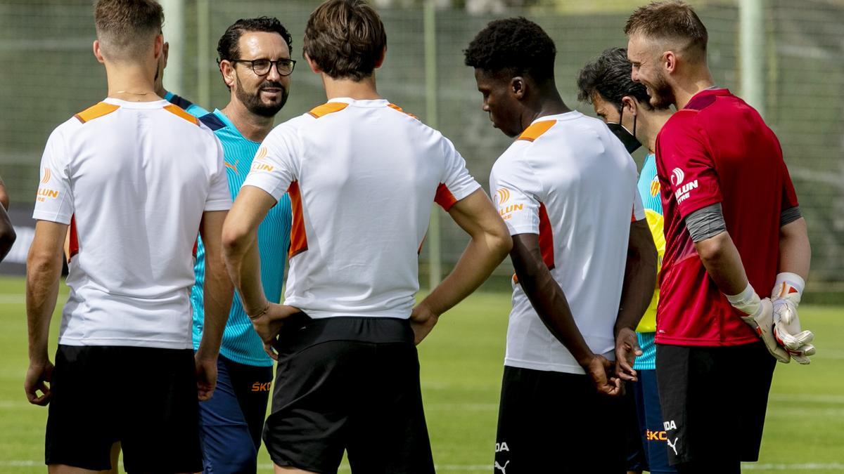 Bordalás, durante el entrenamiento.