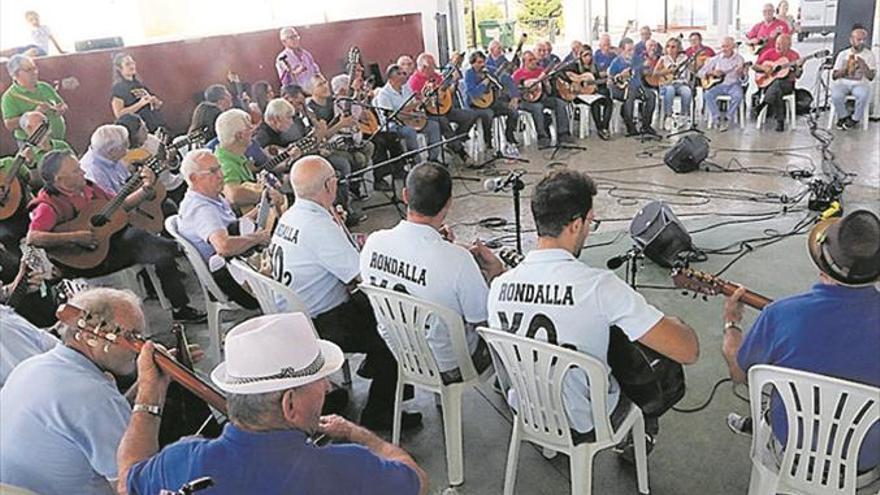 Las rondallas tradicionales se hermanan en l’Alcora