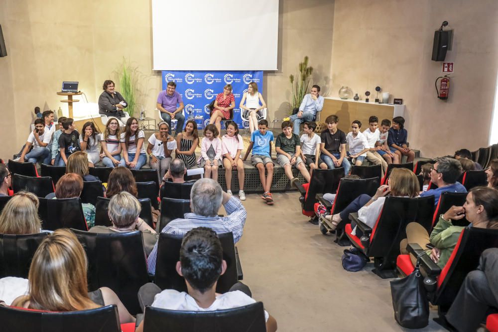 Jaume Carrió y Laura Gost dan consejos sobre cine a los alumnos de Son Pacs