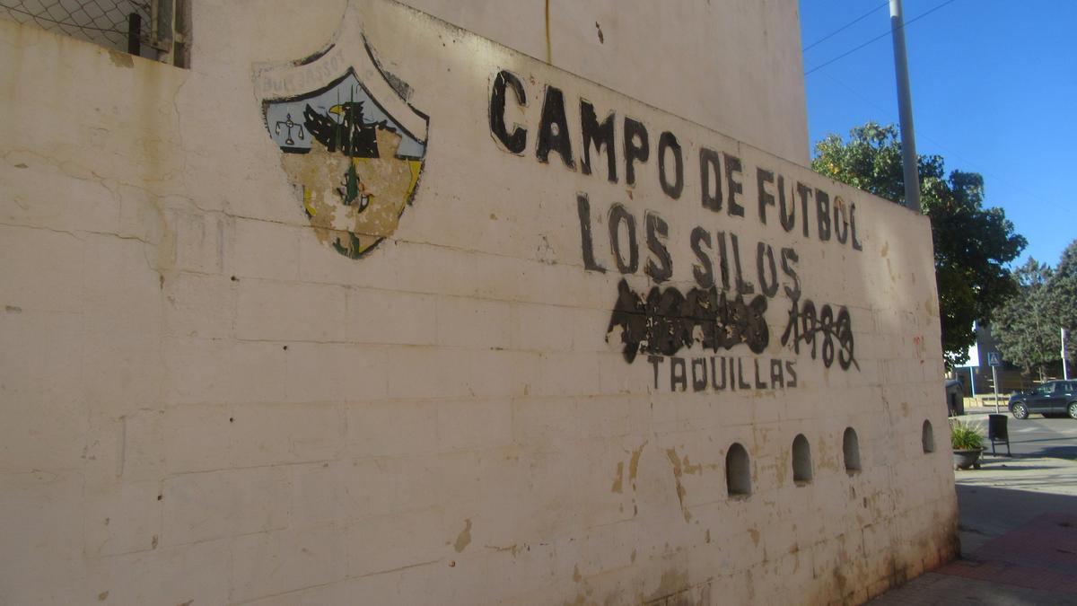 Exterior del campo de futbol.