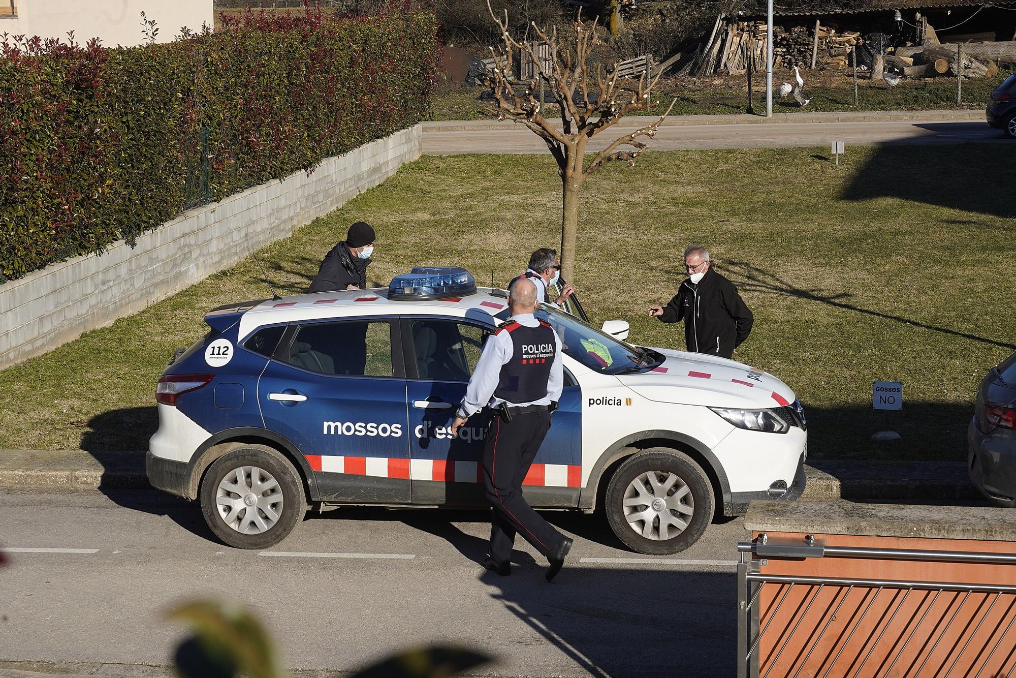 Un home mata a trets la seva dona i se suïcida després a la Canya