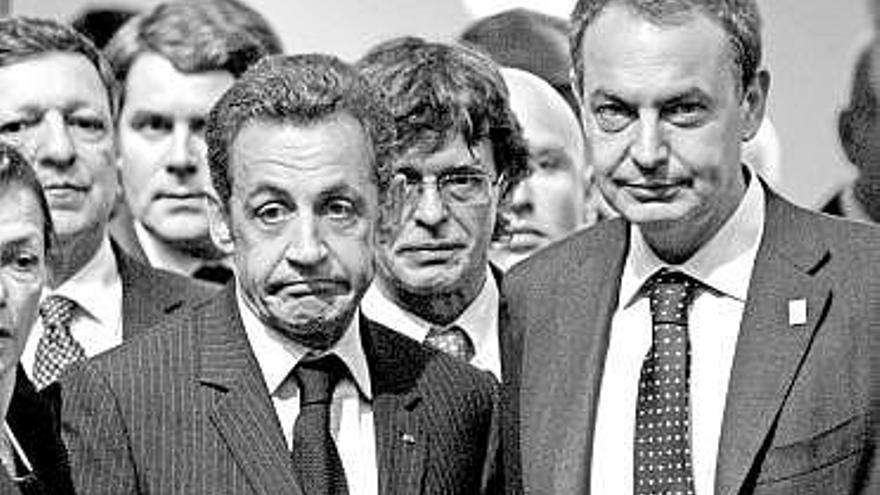 Sarkozy y Zapatero en una reunión celebrada en París.
