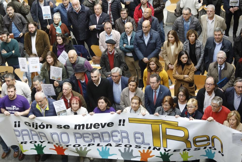 Gijón alza la voz para exigir el comprometido plan de vías.