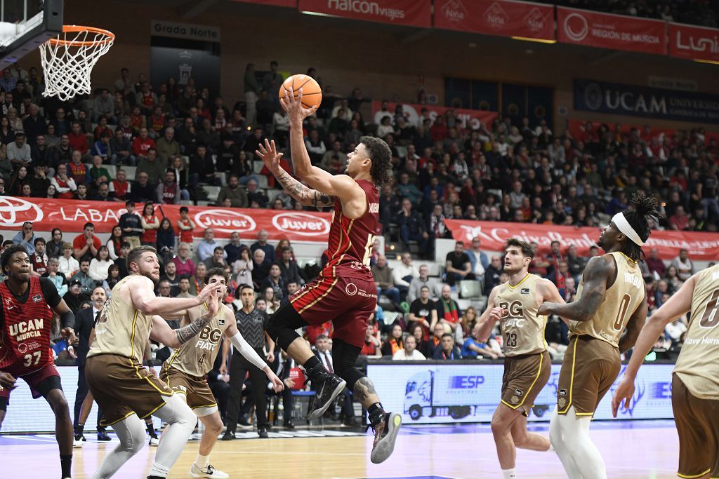 Todas las imágenes del partido del UCAM Murcia contra el Bàsquet Girona