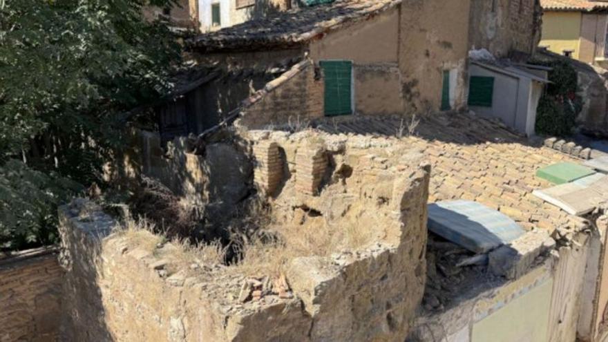 Restos de la muralla musulmana en Ronda Montearagón. | SERVICIO ESPECIAL