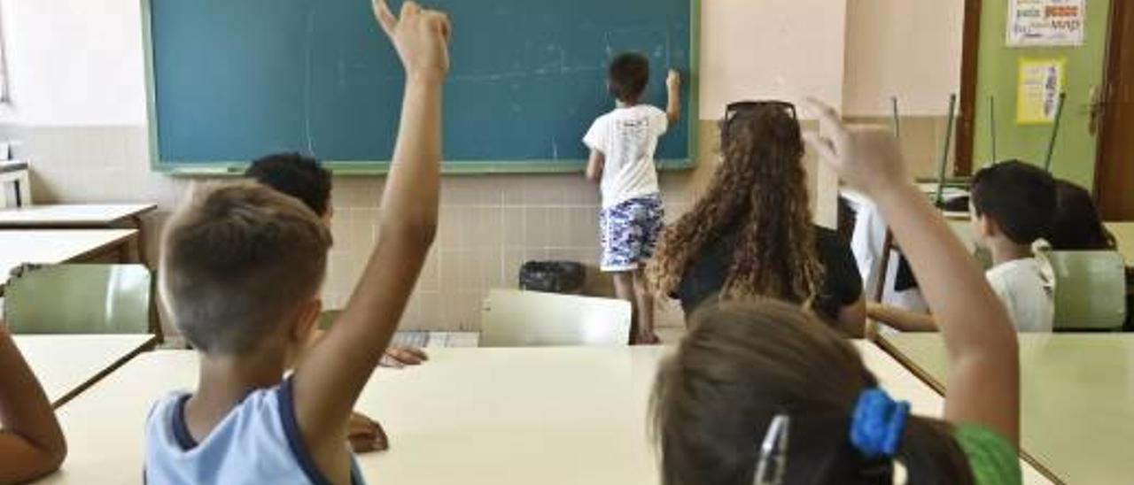 Alumnos en el aula de uno de los colegios públicos de la Zona Norte.