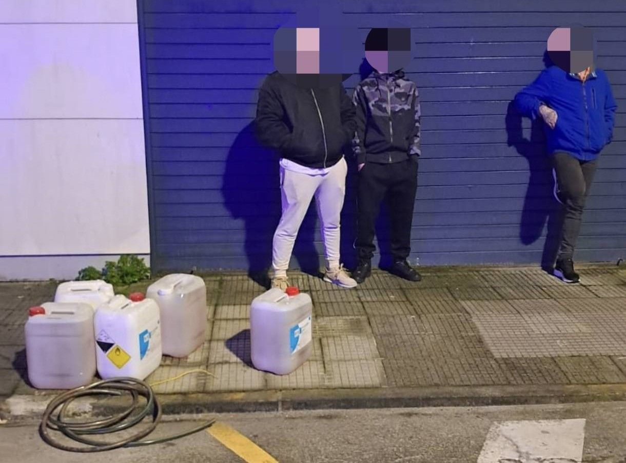 Los agentes identificaron a los autores y recuperaron el combustible.