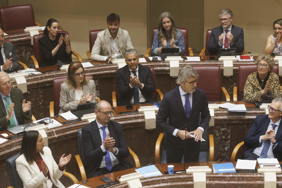 Luis Alberto Marín responde a una pregunta en sesión de control al Gobierno.