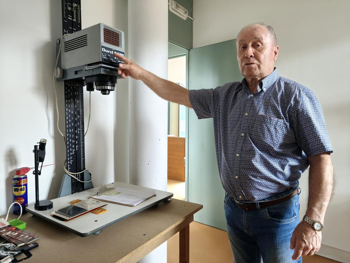 El montaje del Laboratorio de Fotografía Química del Museo "Villa ya Mercáu" de Grado, en imágenes