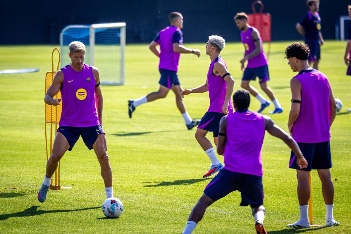 Barcelona 17/07/2025 Deportes Fotos primer entrenamiento abierto del Barça tras las vacaciones. AUTOR: JORDI OTIX