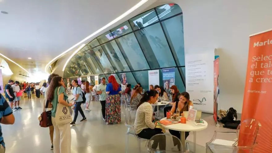 Así se ha vivido la Feria del Empleo de Fundación Ibercaja y Cruz Roja