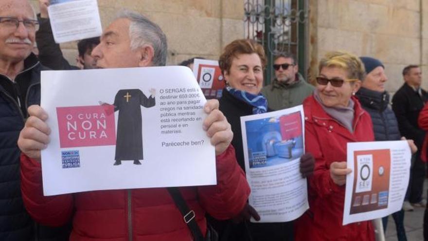 Protesta en O Salnés contra la supresión del área sanitaria