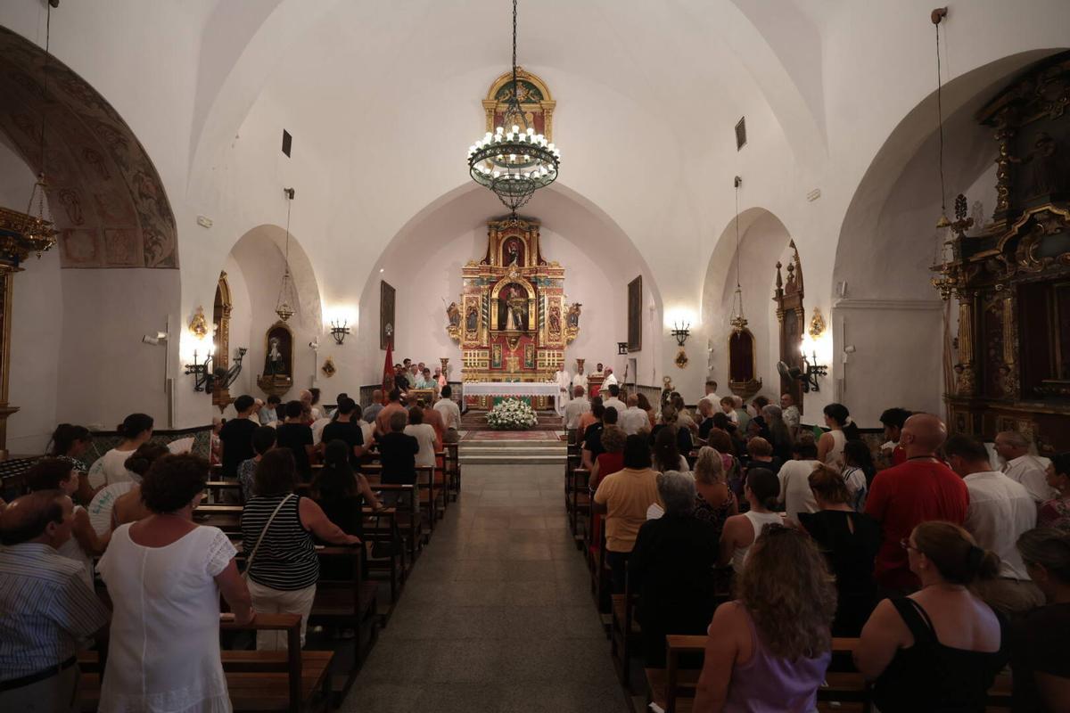 Imágenes de la procesión en honor a la Virgen del Carmen en Sant Antoni