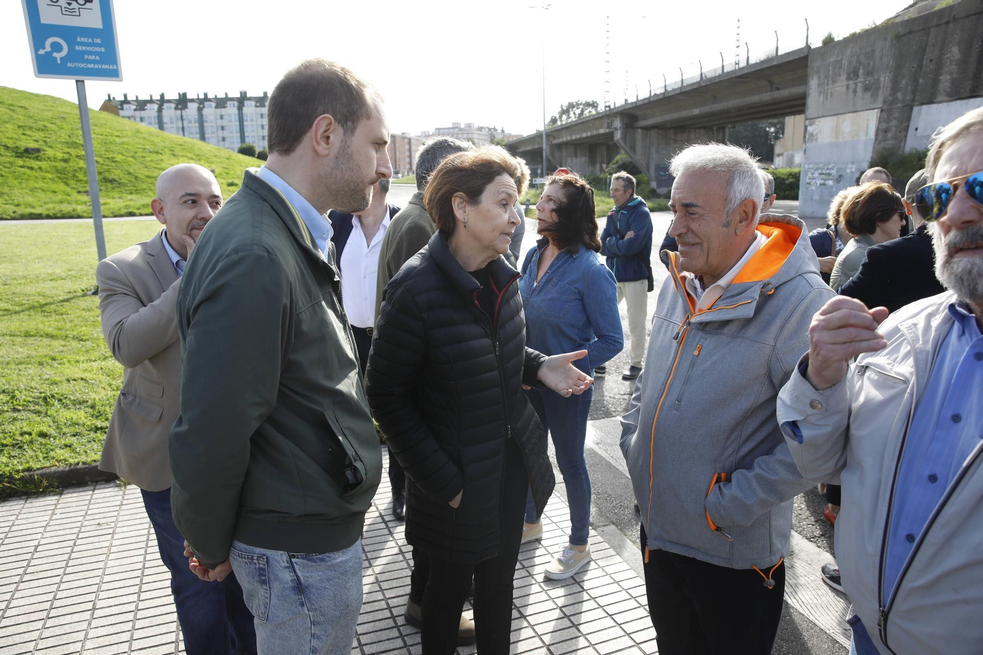 Gijón inicia las movilizaciones tras el enésimo fiasco con el vial de Jove