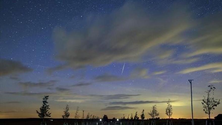 Extremadura retransmite la lluvia más intensa de meteoros de las Gemínidas