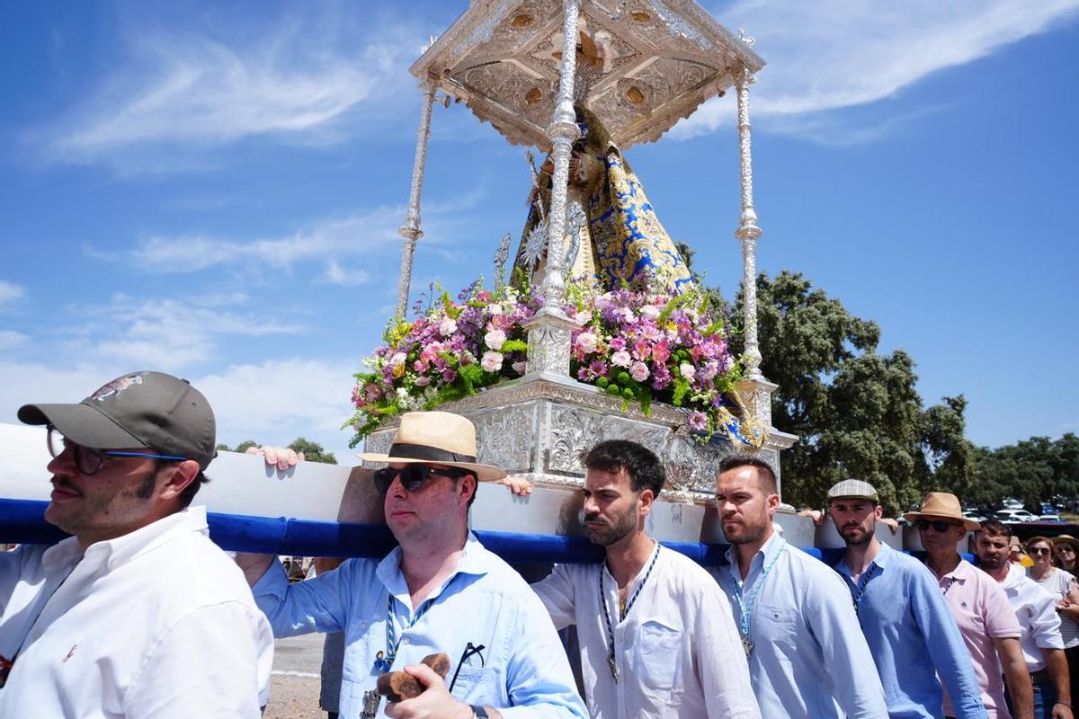 Villanueva de Córdoba recibe a la Virgen de Luna