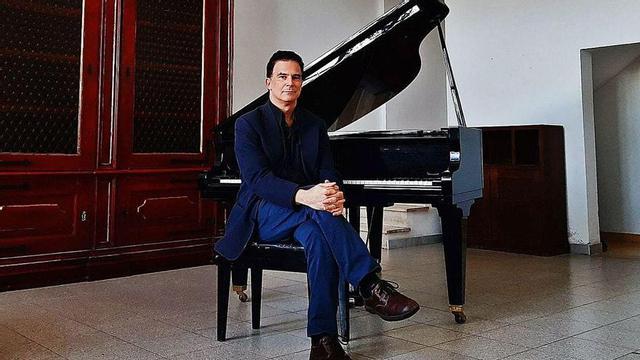 El compositor vigués Eduardo Soutullo, en una fotografía tomada en Roma.