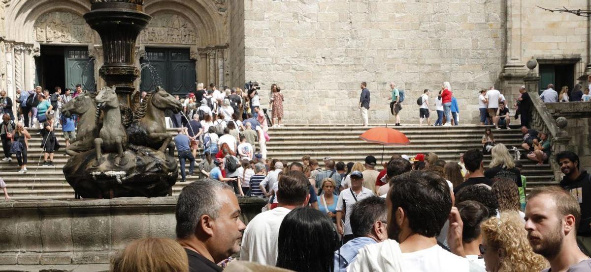 Peregrinos y turistas en Santiago este mes de septiembre / antonio hernández