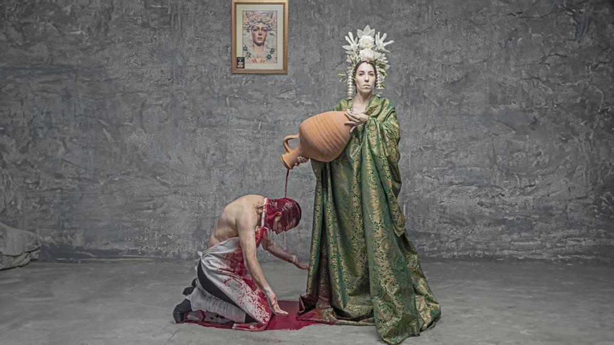 Foto anunciadora de uno de los estrenos que ha programado la Bienal de Flamenco de Sevilla: el de los bailaores Andrés Marín y Ana Morales en 'Matarife / Paraíso'.