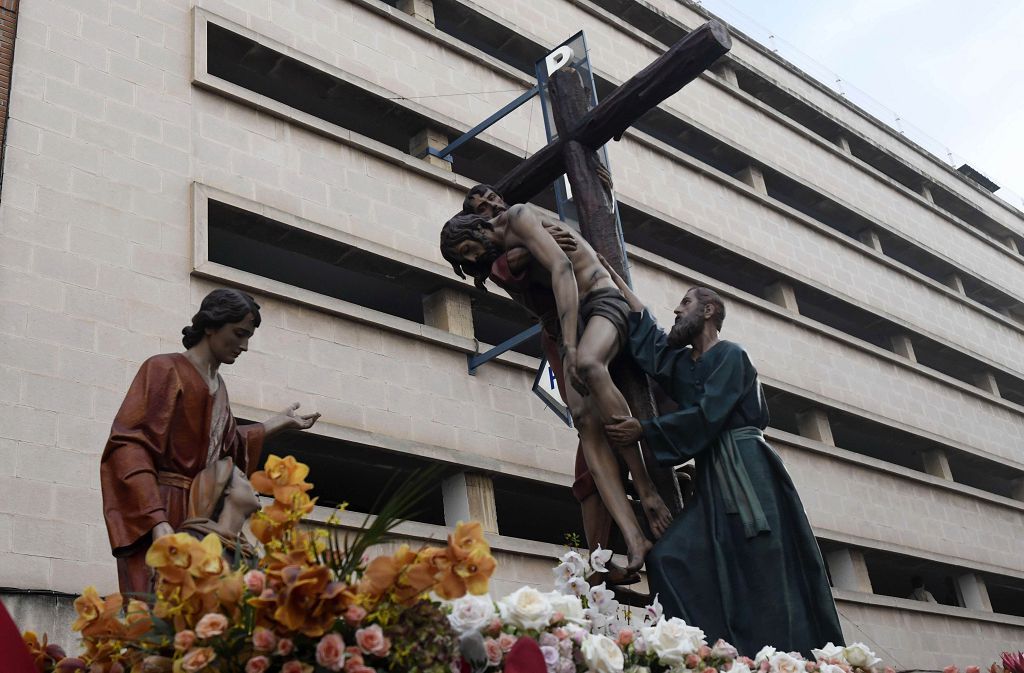 La procesión del Santísimo Cristo de la Misericordia de este Viernes Santo en Murcia, en imágenes