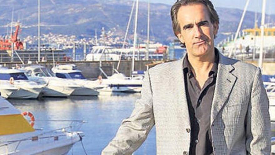 Javier Iriondo, en el paseo del Náutico, en Vigo. // José Lores