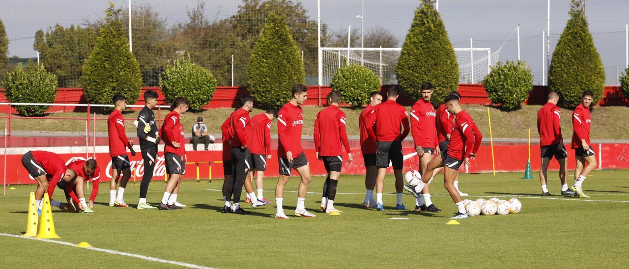 Un instante del entrenamiento de ayer en Mareo