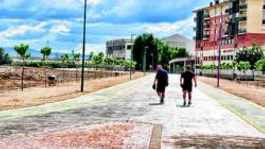 La marcha de la bicicleta, estreno vecinal del paseo del Nieblas