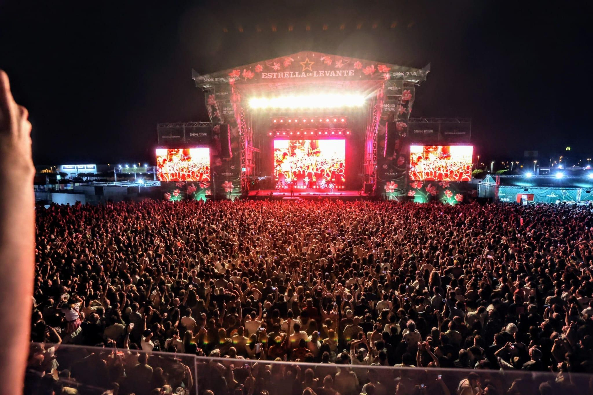 Lori Meyers sube al escenario del Spring Festival de Alicante tras una pérdida que conmocionó a la banda