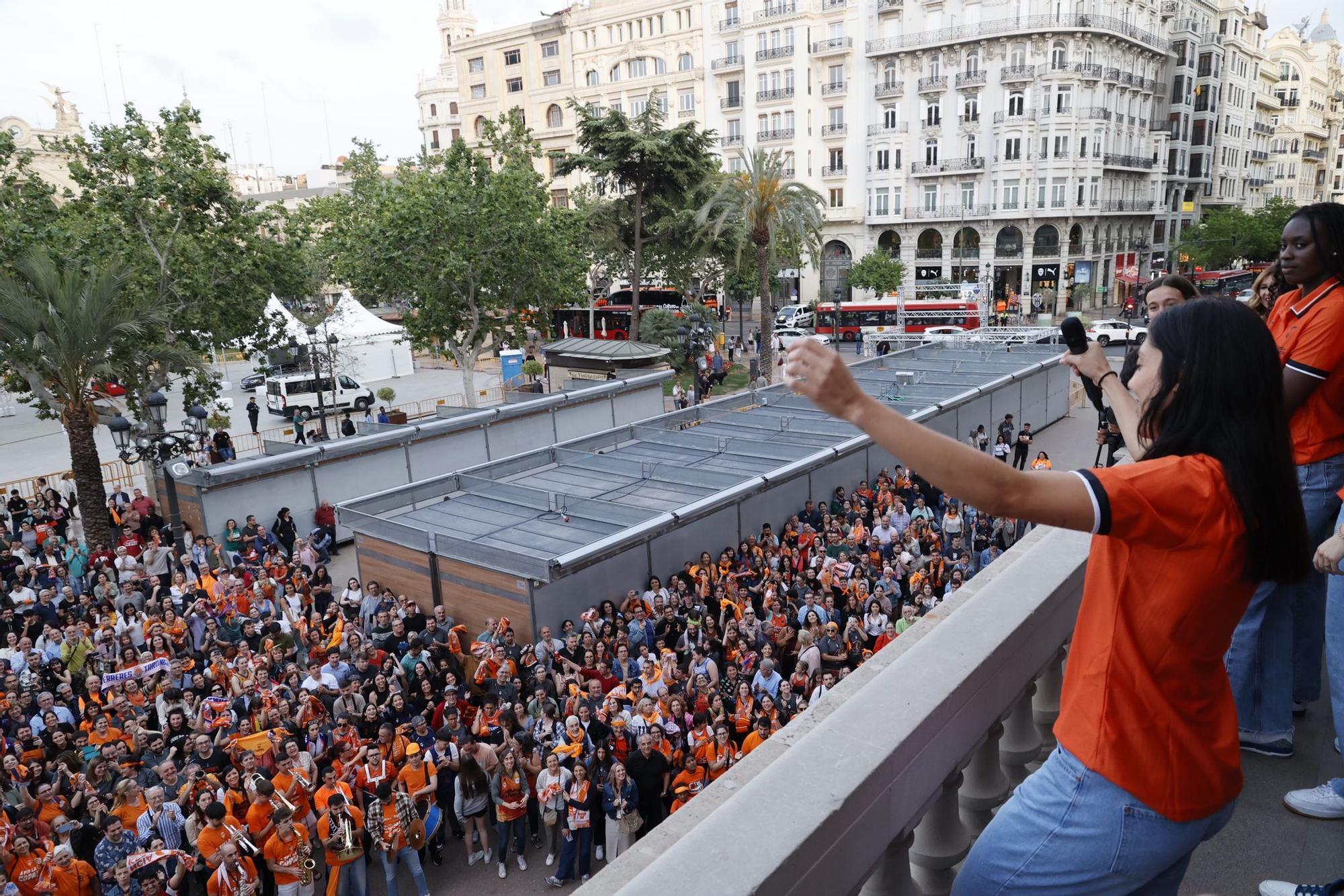 El Valencia Basket celebra en casa su triplete histórico