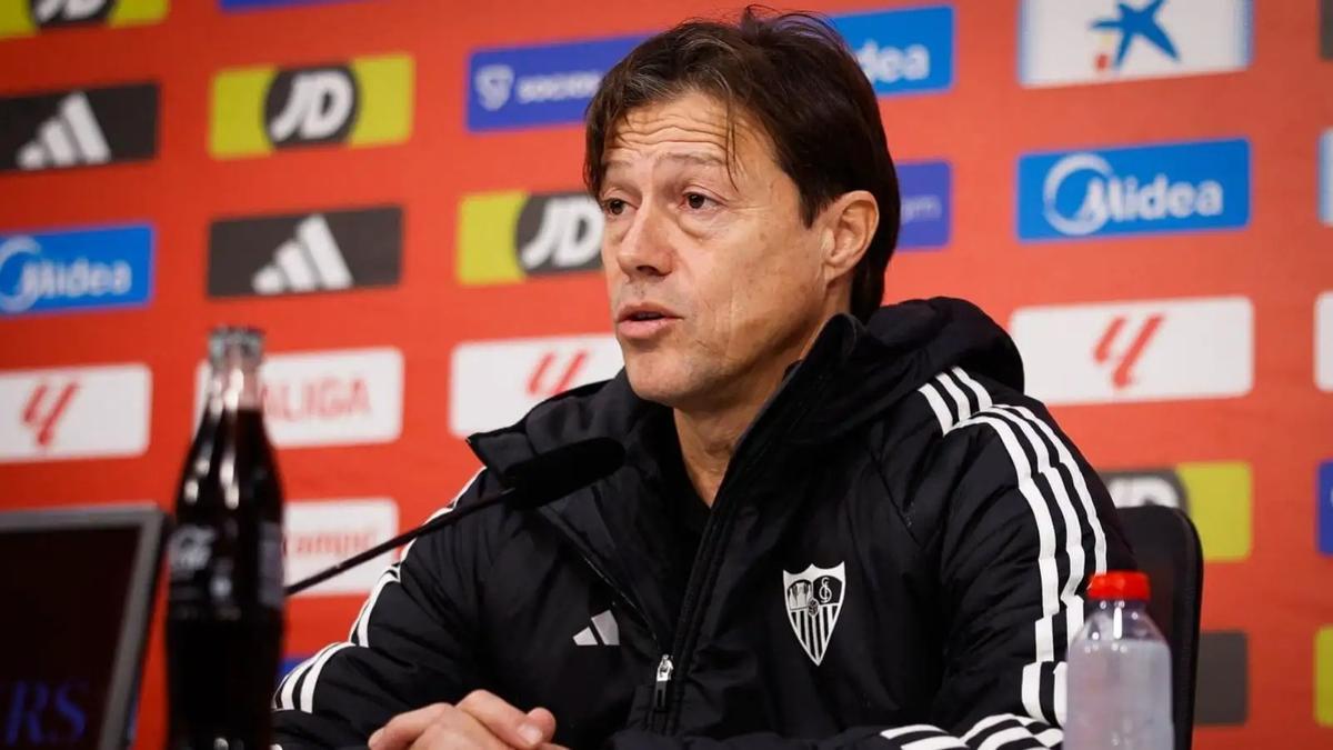 Almeyda en rueda de prensa.