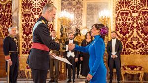 Madrid, 17 de mayo de 2023.- La nueva embajadora de Venezuela en Madrid, Coromoto Godoy, recibiendo las credenciales del rey Felipe VI