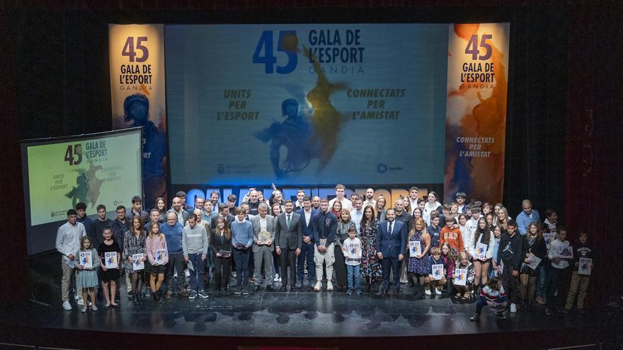 Alejandro Martínez i Marta García, millors esportistes del 2023 a la 45 Gala de l&#039;Esport de Gandia