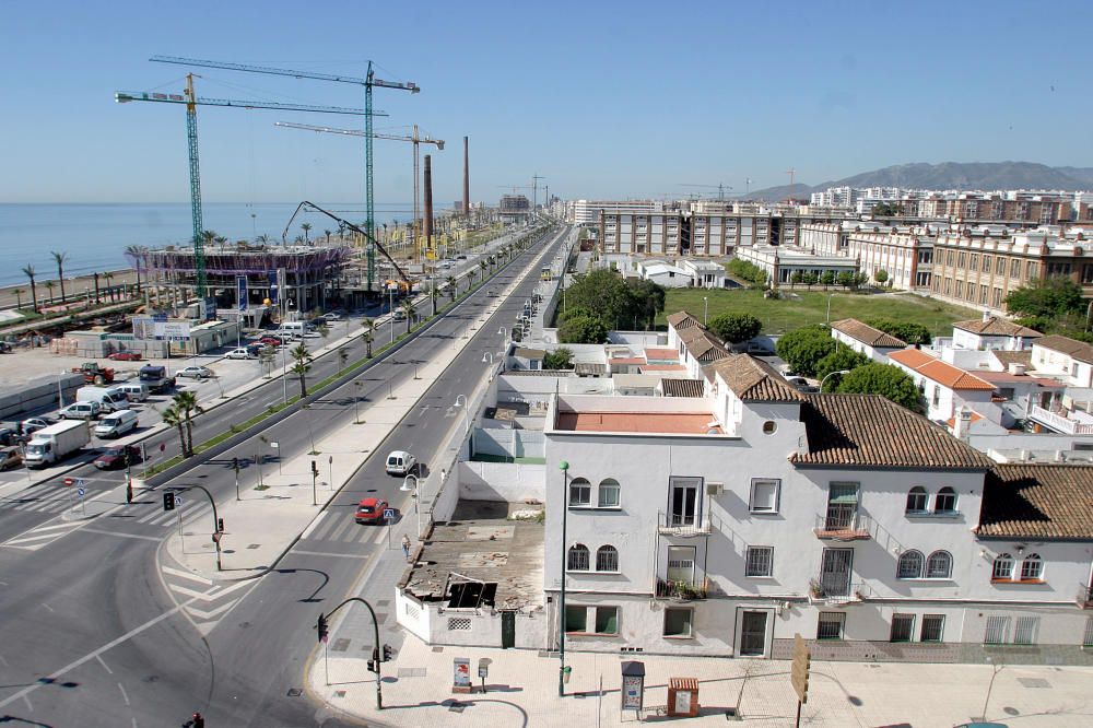 El 25 de mayo de 1999 salía a la calle el primer ejemplar de La Opinión de Málaga. Desde entonces, ha sido testigo del devenir histórico de las dos últimas décadas. Así era el paseo de Poniente