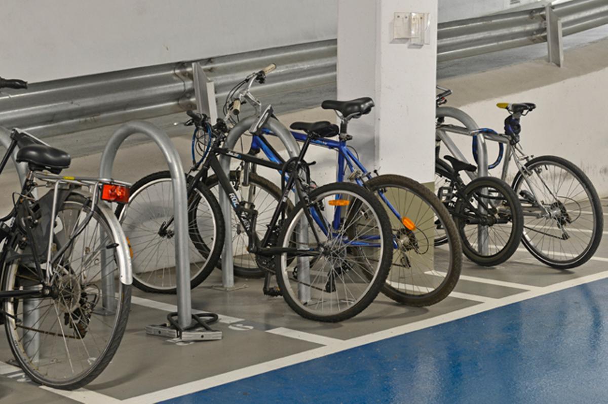 Los parkings de bicicletas en los bajos de los edificios es un elemento cada vez más común en las ciudades europeas
