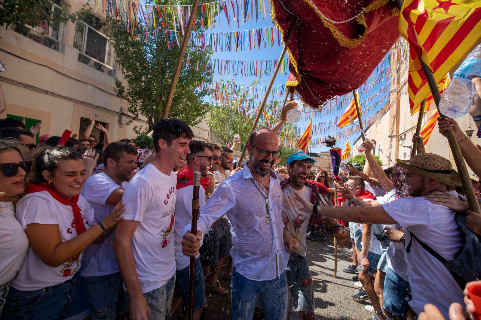 Fiesta del Cosso de Felanitx 2022 | 'Motomami', Sor Estiércol y ‘estelades’, el cóctel festivo del Cosso de Felanitx