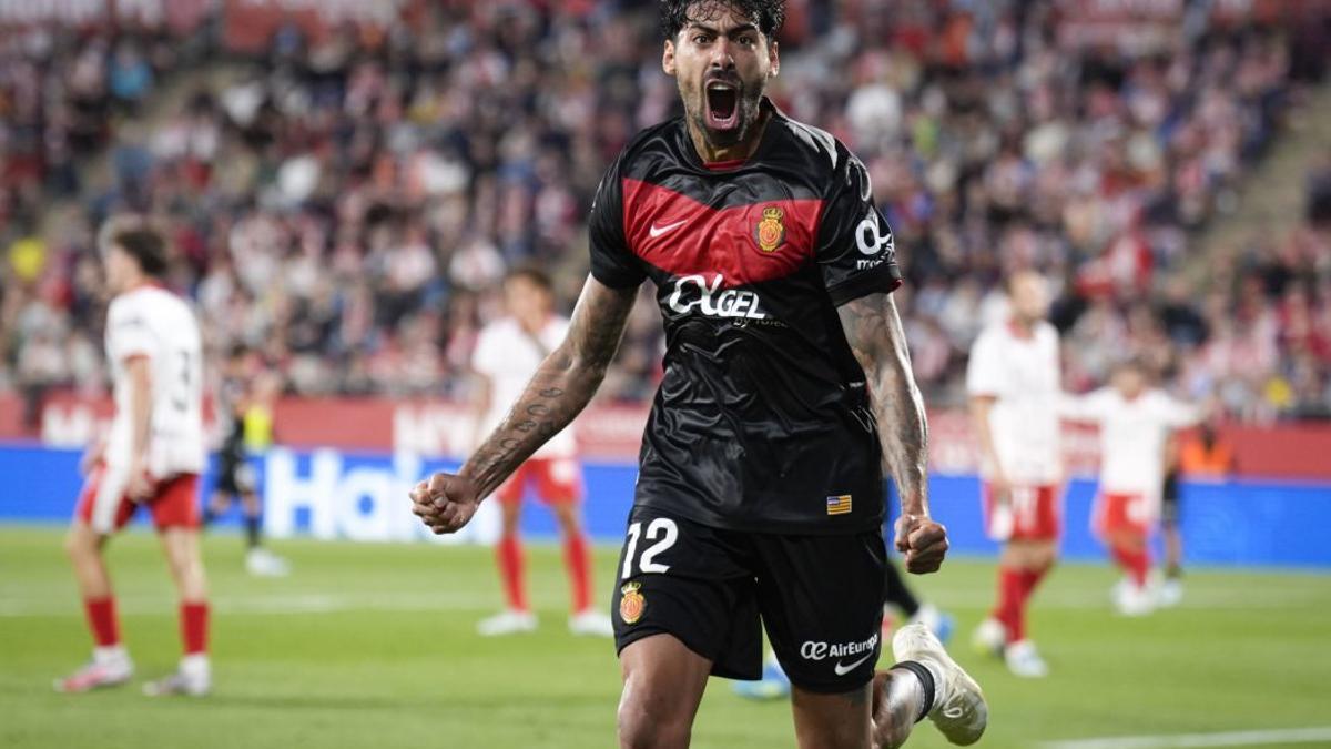 Samu Costa köpfte Real Mallorca gegen Girona zum Sieg. | FOTO: BORRAT/EFE