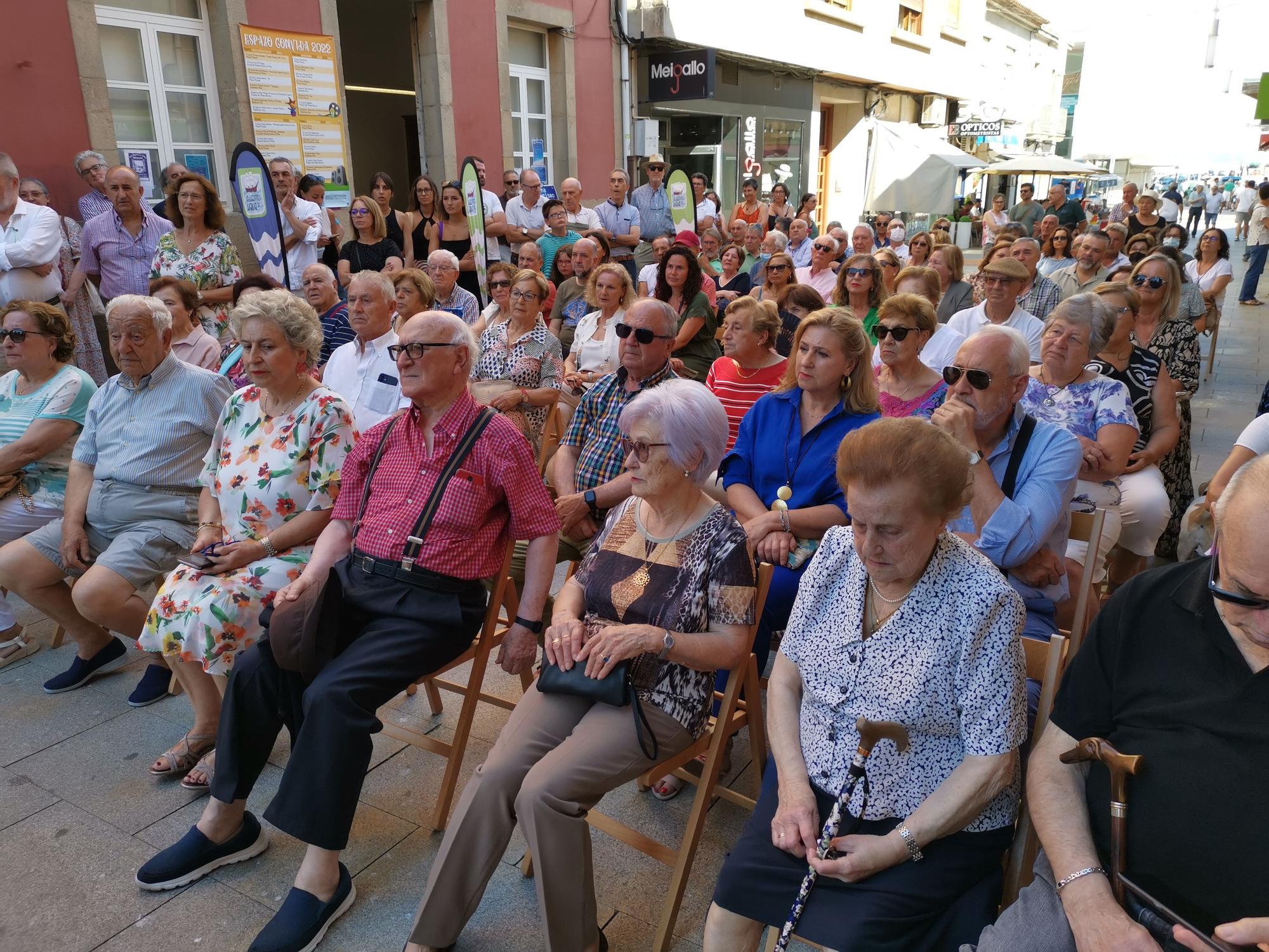 Público asistente al homenaje a José Otero Baena.