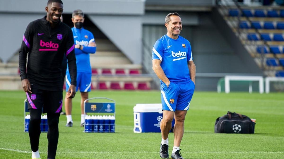 Dembélé y Barjuan, en el último entrenamiento antes de viajar a Kiev.