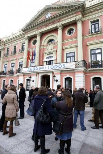 Protesta de Funcionarios y Jubilados ante la Delegacion de la agencia Tributaria